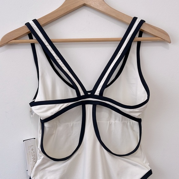 L Space Swimsuit One piece Womens Ebony White Beachwear Cream Classic Swimsuit 6 - Picture 9 of 12